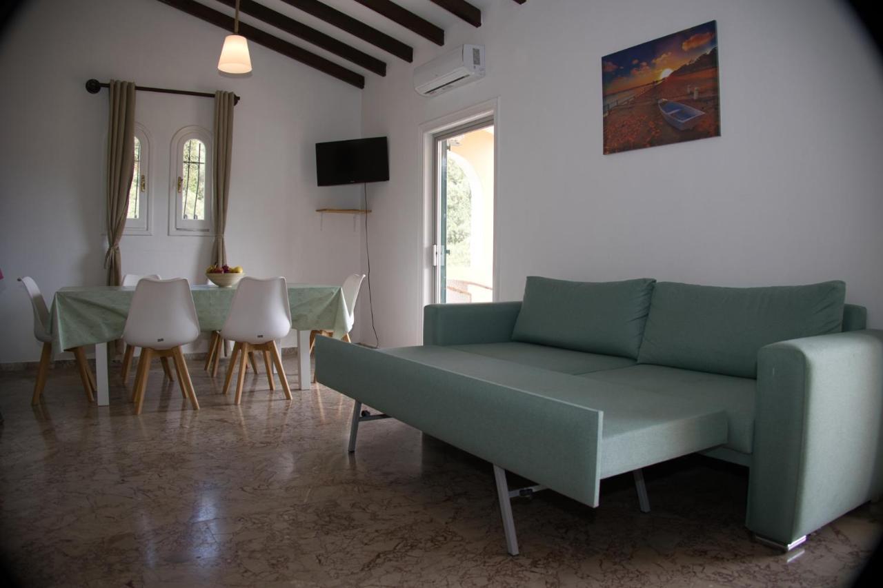Silent Bay Apartments Katavolos ภายนอก รูปภาพ
